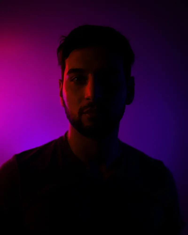 Adriano Albertella, ritratto in controluce